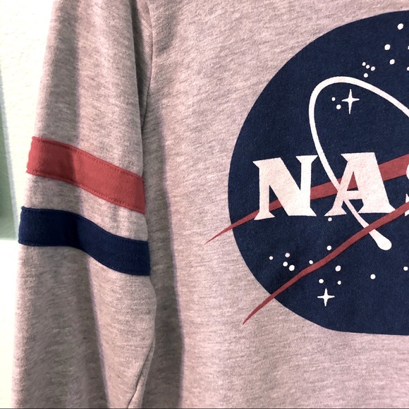 ✨2/$25 NASA Crewneck Sweatshirt - Picture 2 of 6